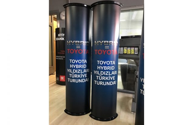 karton-totem-toyota-resmi